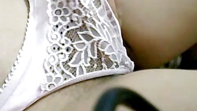 Madura rubia tatuada recibe semen en sus grandes tetas videos para adultos xxx en español